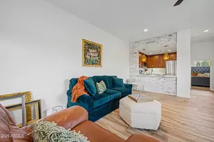 815 E Rose Ln, Phoenix, AZ 85014 - Photo 8