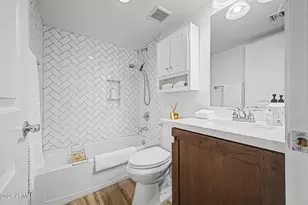 815 E Rose Ln, Phoenix, AZ 85014 - Photo 14