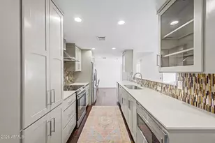 4446 E Camelback Rd, Phoenix, AZ 85018 - Photo 14