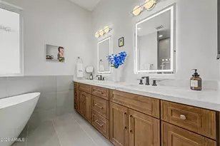 9024 N 28th St, Phoenix, AZ 85028 - Photo 16