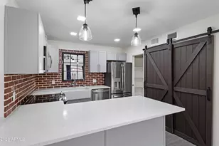 2118 E Center Ln, Tempe, AZ 85281 - Photo 8