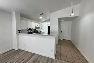 11254 W Locust Ln, Avondale, AZ 85323 - Photo 4