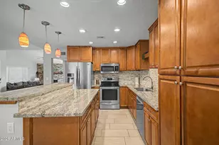 356 S Moreno Cir, Litchfield Park, AZ 85340 - Photo 10