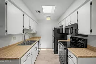 20236 N 6th Dr, Phoenix, AZ 85027 - Photo 2
