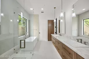 10980 E Winchcomb Dr, Scottsdale, AZ 85255 - Photo 12