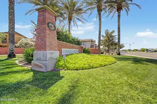 905 S Osborn Ln, Gilbert, AZ 85296 - Photo 58