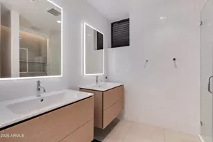 1341 E Pomelo Grove Ln, Phoenix, AZ 85014 - Photo 10