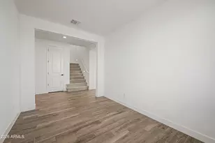 15233 W Gray Fox Trl, Surprise, AZ 85387 - Photo 8