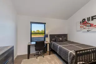 1341 E Pomelo Grove Ln, Phoenix, AZ 85014 - Photo 12