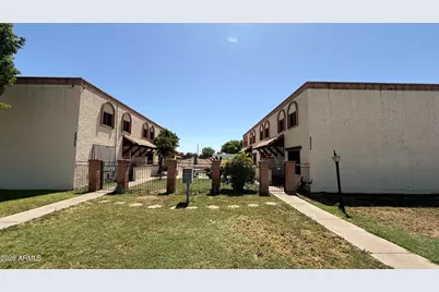 2221 W Turney Avenue #C, Phoenix, AZ 85015 - Photo 1