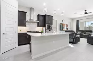 10305 W Deanna Dr, Peoria, AZ 85382 - Photo 8