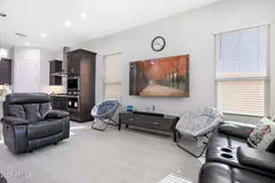 10305 W Deanna Dr, Peoria, AZ 85382 - Photo 12