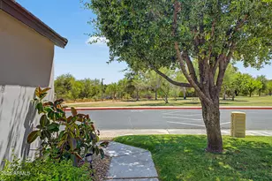 430 W Tierra Buena Ln, Phoenix, AZ 85023 - Photo 2