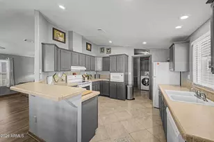 7300 N 51st Ave, Glendale, AZ 85301 - Photo 14