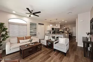 2725 E Mine Creek Rd, Phoenix, AZ 85024 - Photo 4