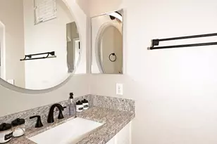 2725 E Mine Creek Rd, Phoenix, AZ 85024 - Photo 12