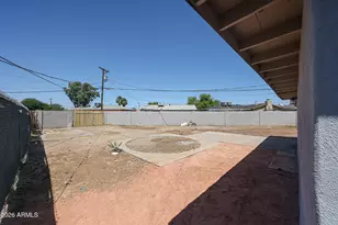 4610 N 48th Dr, Phoenix, AZ 85031 - Photo 36
