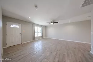 4610 N 48th Dr, Phoenix, AZ 85031 - Photo 14