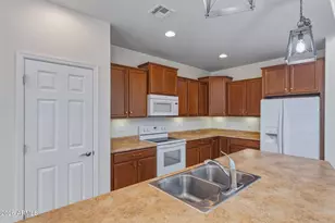 17543 W Buckhorn Trl, Surprise, AZ 85387 - Photo 16