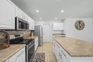 1821 E Patrick Ln, Phoenix, AZ 85024 - Photo 20