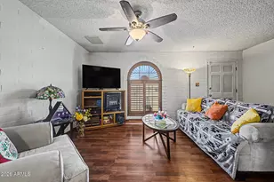 221 W Winston Dr, Phoenix, AZ 85041 - Photo 4