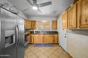 221 W Winston Dr, Phoenix, AZ 85041 - Photo 2