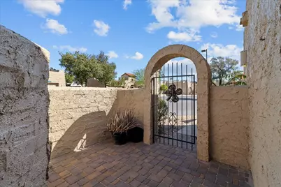 16646 N 29th Drive, Phoenix, AZ 85053 - Photo 2