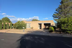 216 Highland Dr, Sierra Vista, AZ 85635 - Photo 2