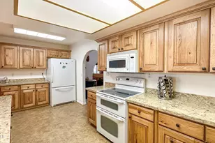 2499 Canyon Dr, Forest Lakes, AZ 85931 - Photo 10