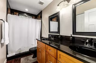 8719 E Osborn Rd, Scottsdale, AZ 85251 - Photo 16