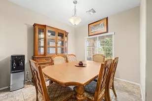 614 W Kerry Ln, Phoenix, AZ 85027 - Photo 10