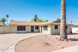 8407 E Crestwood Way, Scottsdale, AZ 85250 - Photo 2