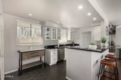 3270 E Camelback Road #213, Phoenix, AZ 85018 - Photo 10