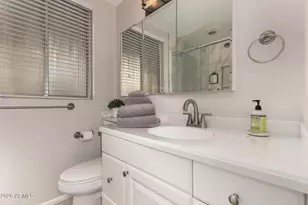 3270 E Camelback Rd, Phoenix, AZ 85018 - Photo 18