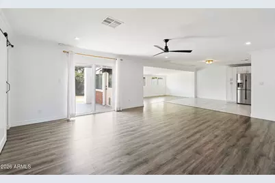 8443 E Edgemont Avenue, Scottsdale, AZ 85257 - Photo 10