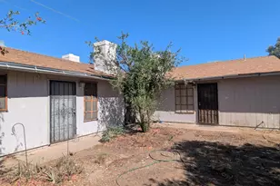 404 E Osage Ave, Apache Junction, AZ 85119 - Photo 2