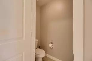 5450 E Deer Valley Dr, Phoenix, AZ 85054 - Photo 14