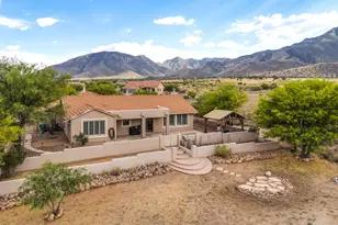 8405 S Palisades Dr, Hereford, AZ 85615 - Photo 2
