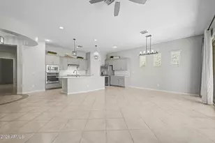 927 S Soho Ln, Chandler, AZ 85225 - Photo 14