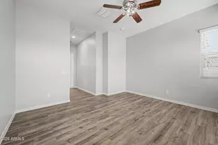 927 S Soho Ln, Chandler, AZ 85225 - Photo 18