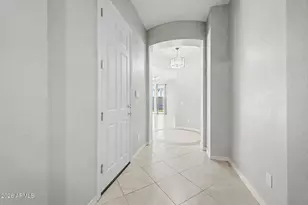 927 S Soho Ln, Chandler, AZ 85225 - Photo 6