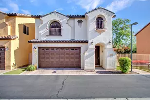 3345 E Pinchot Ave, Phoenix, AZ 85018 - Photo 2