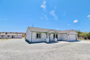 20275 E Mesa Verde Rd, Mayer, AZ 86333 - Photo 2
