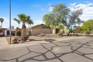 3837 W Becker Ln, Phoenix, AZ 85029 - Photo 2
