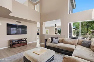 18805 N 39th Way, Phoenix, AZ 85050 - Photo 2