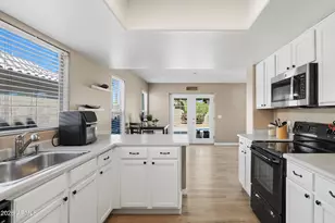 18805 N 39th Way, Phoenix, AZ 85050 - Photo 4
