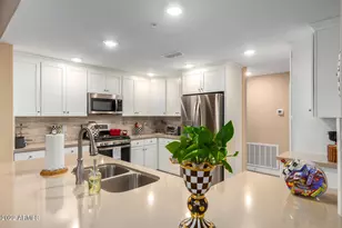 2425 W Bronco Butte Trl, Phoenix, AZ 85085 - Photo 10
