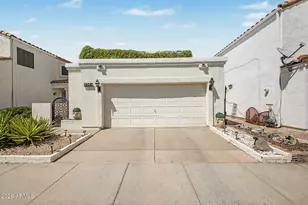 2334 E Gelding Dr, Phoenix, AZ 85022 - Photo 2