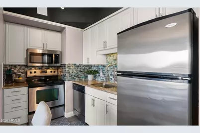 4750 N Central Avenue #11R-S, Phoenix, AZ 85012 - Photo 8