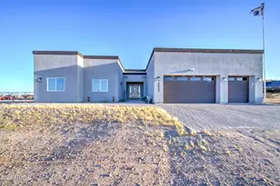 25037 W Chaparosa Wy, Wittmann, AZ 85361 - Photo 2